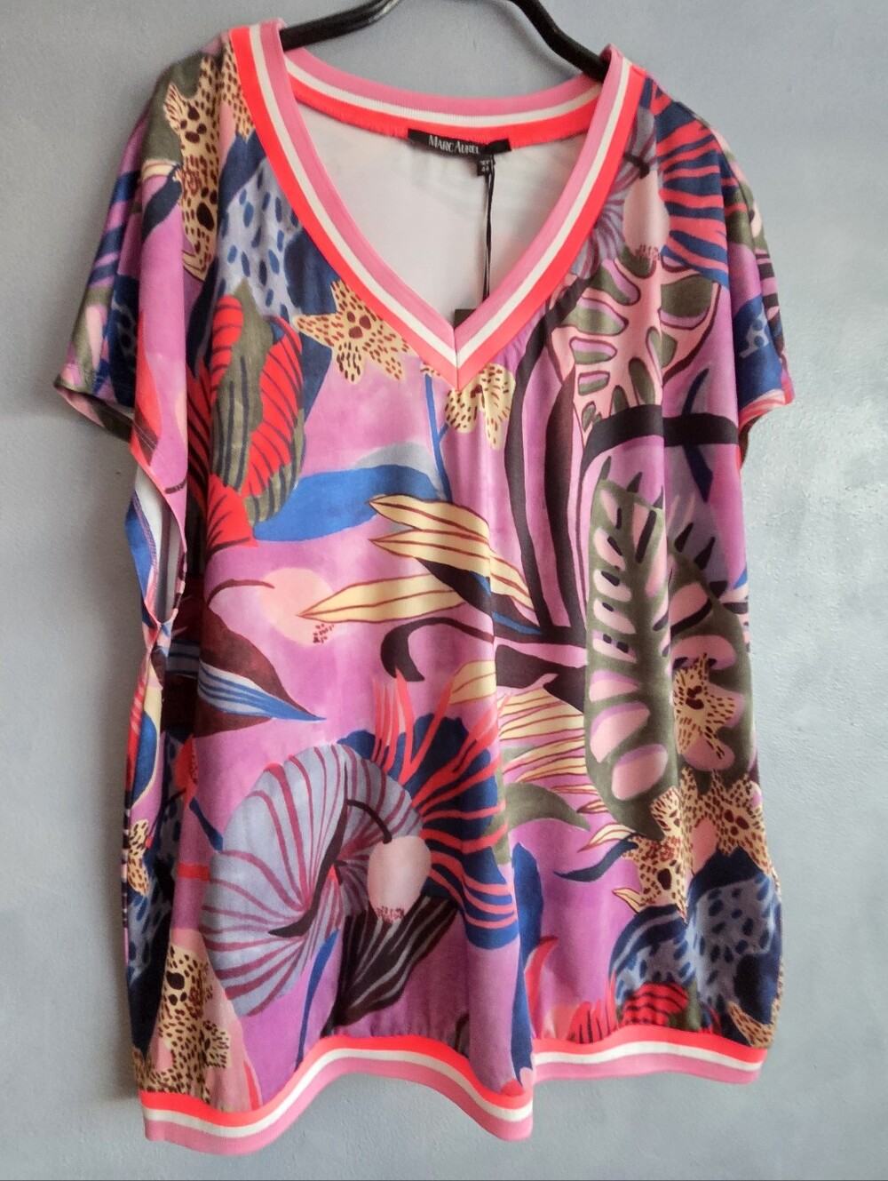 MARC AUREL TROPICAL ABSTRACT BOLD NEON STRIPE SHORT SLEEVE TOP 44, US 12, L NWT